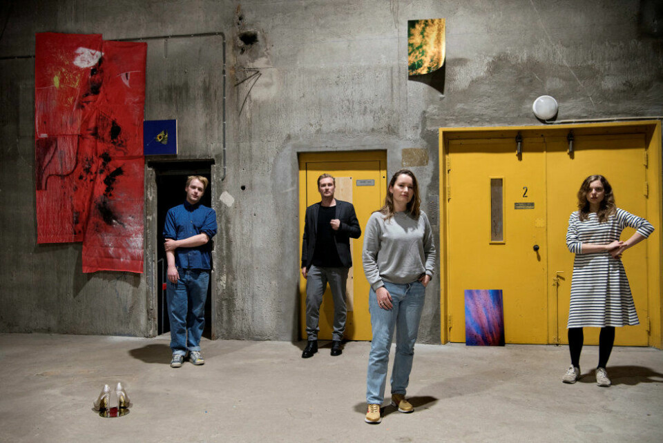 Teknologi møter dystopi i utstillingen «Concrete island»: Henrik Olai Kaarstein, Sandra Vaka Olsen og Ilija Wyller (til høyre) er tre av de syv kunstnerne som gallerist Christian Torp (nummer to fra venstre) har invitert til å stille ut i det tidligere kabeltårnet til STK på Økern. Teknologi møter dystopi i utstillingen «Concrete island»: Henrik Olai Kaarstein, Sandra Vaka Olsen og Ilija Wyller (til høyre) er tre av de syv kunstnerne som gallerist Christian Torp (nummer to fra venstre) har invitert til å stille ut i det tidligere kabeltårnet til STK på Økern.