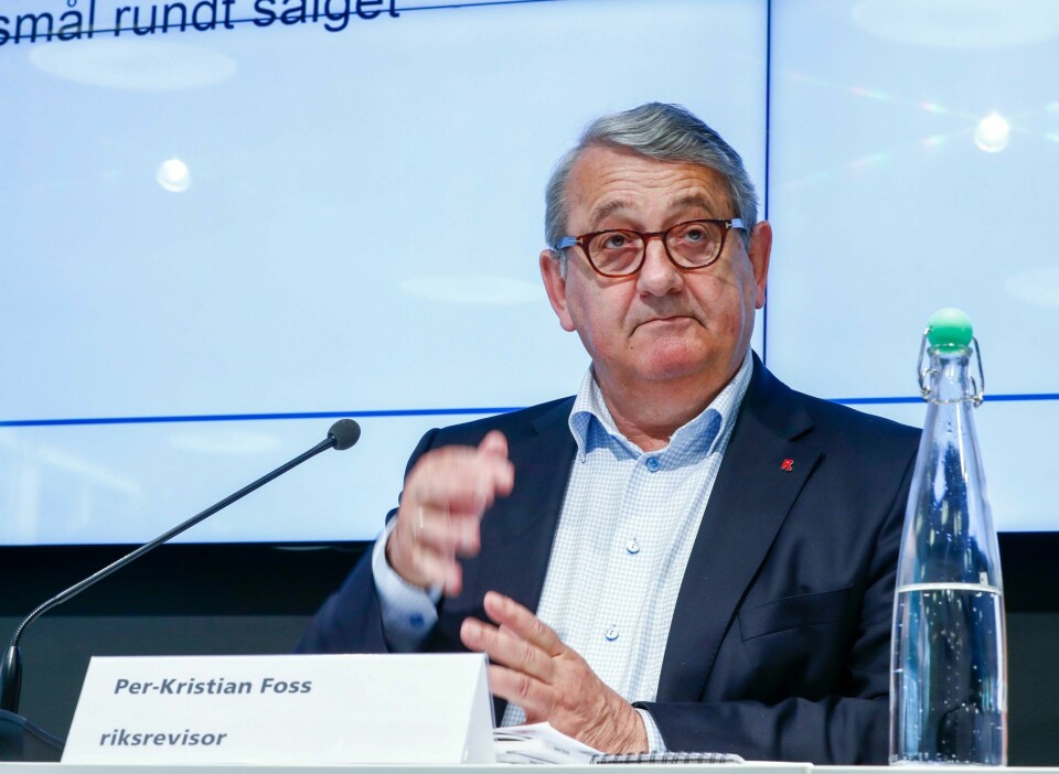 Sentrale kilder i Høyre og Frp sier riksrevisor Per-Kristian Foss kan bli byttet ut, etter at han har fått kraftig kritikk fra ansatte i en arbeidsmiljøundersøkelse.