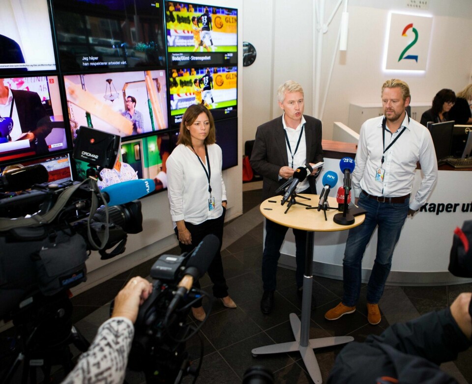 I SØKELYSET: TV 2 har fått mye oppmerksomhet etter avsløringer om trakassering i TV 2 Sporten. Kommunikasjonsdirektør Sarah Willand, TV 2-sjef Olav T. Sandnes og nyhets- og sportsredaktør Jan Ove Årsæther (avgått) fra et pressemøte i fjor. FOTO: EMIL WEATHERHEAD BREISTEIN/NTB SCANPIX