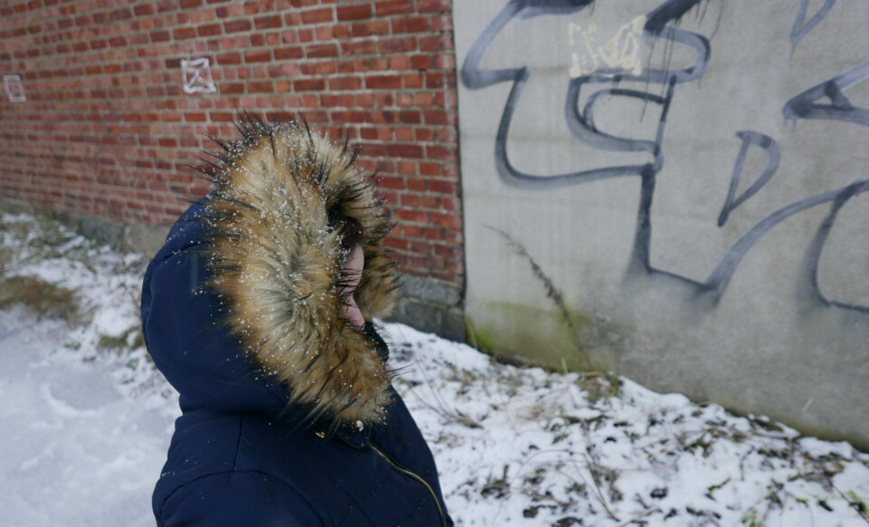 Zulihan sto fram med historien om sitt liv i et voldelig forhold på en konferanse om kampanjen «Taushet tar liv». Hun ønsket ikke å bli gjenkjent. Zulihan sto fram med historien om sitt liv i et voldelig forhold på en konferanse om kampanjen «Taushet tar liv». Hun ønsket ikke å bli gjenkjent.