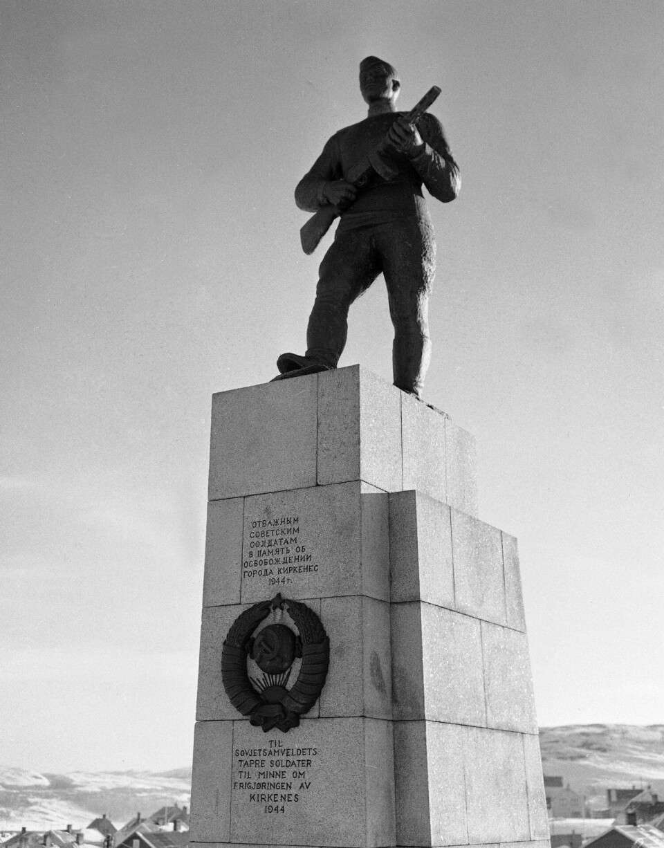 Vi må ikke glemme hvem som frigjorde oss i nord, mener Asklak Sira Myhre. Her er frihetsmonumentet til minne om russernes frigjøring av Kirkenes. FOTO: ERIK THORBERG/NTB SCANPIX