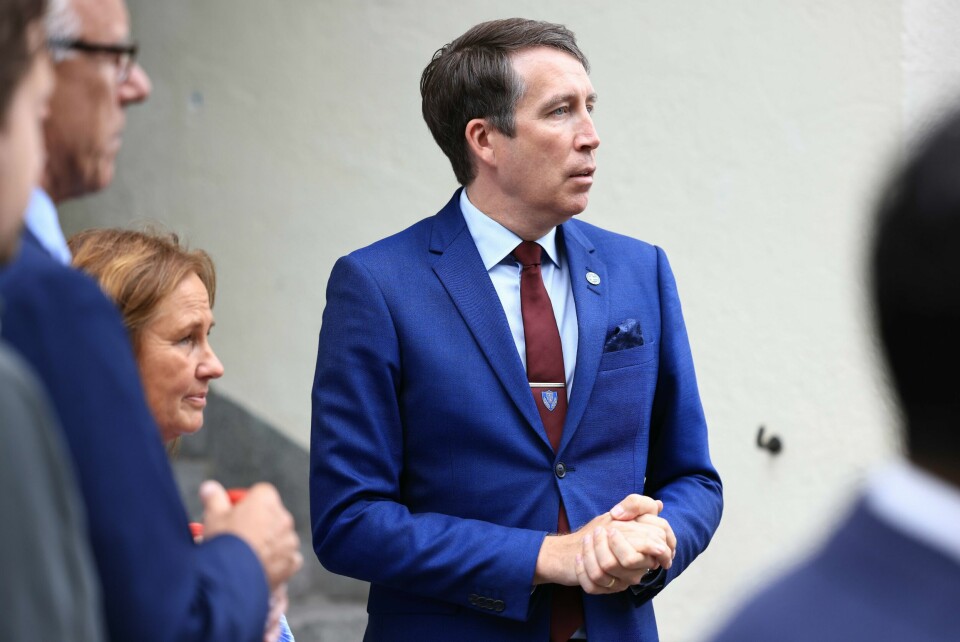 Den svenske SD-politikeren Richard Jomshof ba nylig en parlamentskollega som flyktet fra Iran som niåring om flytte ut av landet. Verken partiledelsen i SD eller de borgerlige samarbeidspartiene har tatt avstand fra uttalelsen, skriver Stian Bromark. Den svenske SD-politikeren Richard Jomshof ba nylig en parlamentskollega som flyktet fra Iran som niåring om flytte ut av landet. Verken partiledelsen i SD eller de borgerlige samarbeidspartiene har tatt avstand fra uttalelsen, skriver Stian Bromark.