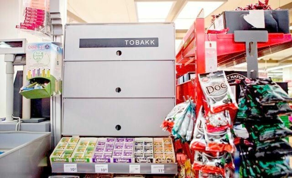 Utvalget av tobakk og sigaretter er tildekket i norske butikker. Philip Morris, verdens største tobakkselskap, tapte saken mot den norske stat.
