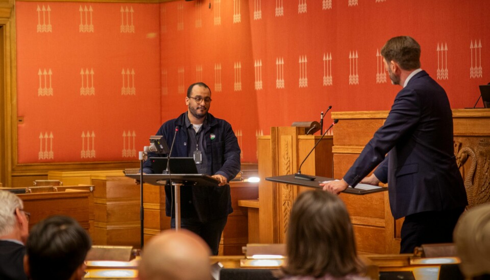 Omar Samy Gamal (SV) i debatt med byrådsleder Eirik Lae Solberg (H). I bystyresalen