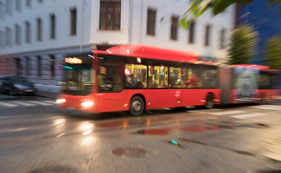 Norskregistrerte busser- og minibusser er påbudt å ha installert en alkolås innen nyttår. Illustrasjonsfoto: Norskregistrerte busser- og minibusser er påbudt å ha installert en alkolås innen nyttår. Illustrasjonsfoto: Terje Pedersen / NTB