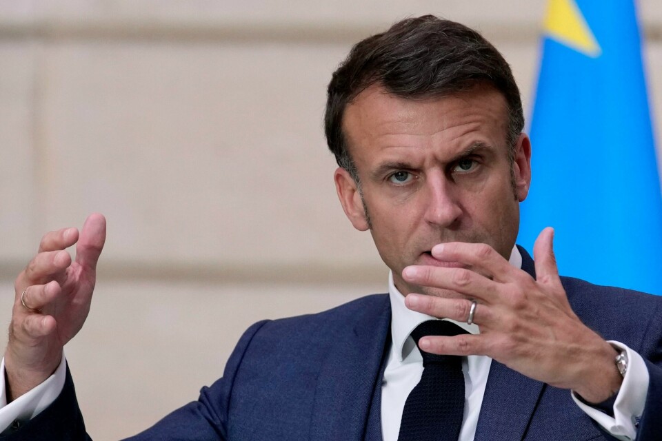 Europeiske nasjonalister er forkledde brexit-ere som ønsker seg ut av EU, mener Frankrikes president Emmanuel Macron. Frankrikes president Emmanuel Macron gjentar at det kan bli aktuelt å sende vestlige styrker til Ukraina. Foto: Christophe Ena / Pool via AP / NTB