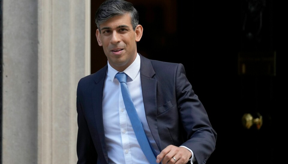 Rishi Sunak fikk presset gjennom lovforslaget om den omstridte Rwanda-planen etter at han truet med å tvinge Overhuset til å sitte samlet så lenge som det trengtes - inkludert utover natten - for å vedta regjeringens forslag. På et besøk i Polen skal Rishi Sunak kunngjøre en ny militær hjelpepakke til Ukraina verdt en halv milliard pund. Arkivfoto: Alastair Grant / AP / NTB