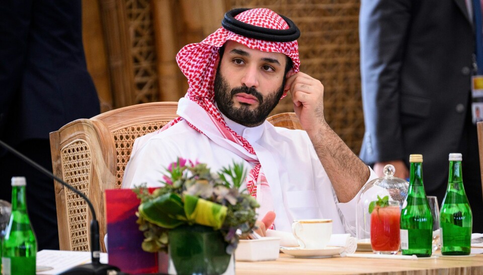 Saudi-Arabias mektige kronprins Mohammed bin Salman ble i høst statsminister. Utnevnelsen beskytter ham mot straffeforfølgelse i USA. Saudi-Arabias mektige kronprins Mohammed bin Salman bør beskyttes fra søksmål etter drapet på journalisten Jamal Khashoggi, mener USAs president Joe Bidens administrasjon. Foto: Leon Neal / AP / NTB