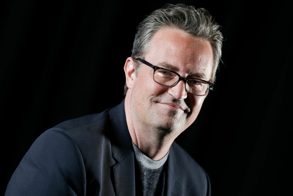 Matthew Perry fra “Friends” døde i 2023. Skuespilleren Matthew Perry fikk en stor tilhengerskare for sin deltakelse i serie «Friends». Foto: Brian Ach / Invision / AP / NTB