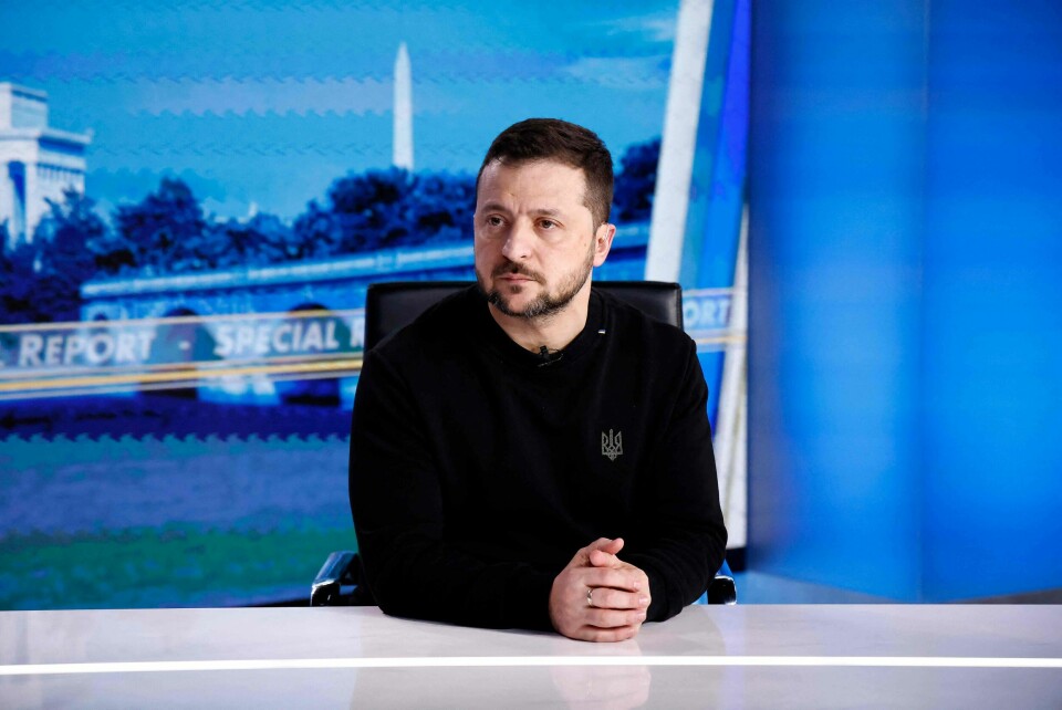 Ukrainas president Volodymyr Zelenskyj kjemper for tiden en hard kamp for at Vesten fortsatt skal støtte Ukraina økonomisk og militært. WASHINGTON, DC - DECEMBER 12: Ukraine President Volodymyr Zelensky visits 'Special Report' with Bret Baier at FOX News D.C. Bureau on December 12, 2023 in Washington, DC. Paul Morigi/Getty Images/AFP (Photo by Paul Morigi / GETTY IMAGES NORTH AMERICA / Getty Images via AFP)
