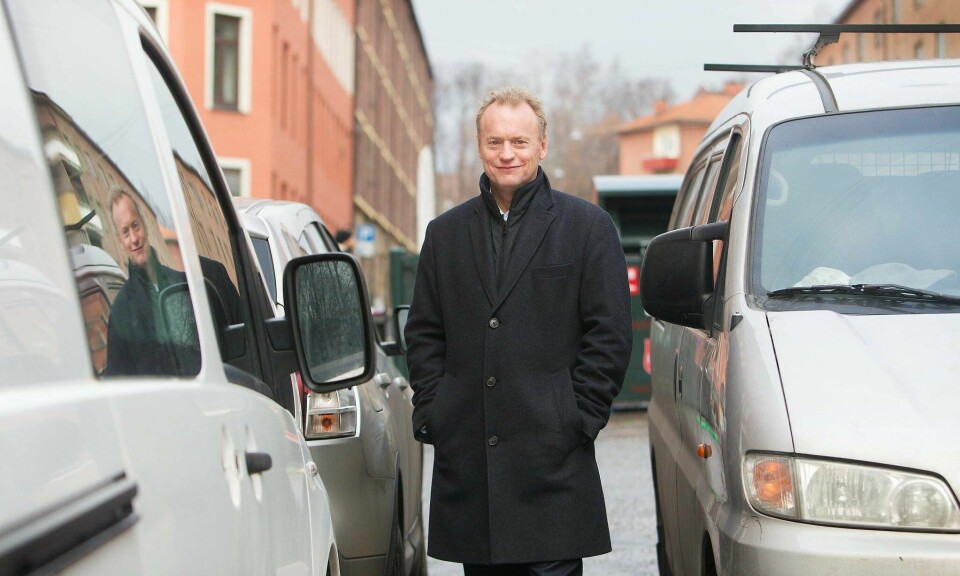 Aps Raymond Johansen slutter seg til rekken av uttalte kritikere av den planlagte E18-utbyggingen. Han ønsker en ny debatt om veiutbyggingen, og håper det kan føre til en «slanking av planene». FOTO: ARNE OVE BERGO