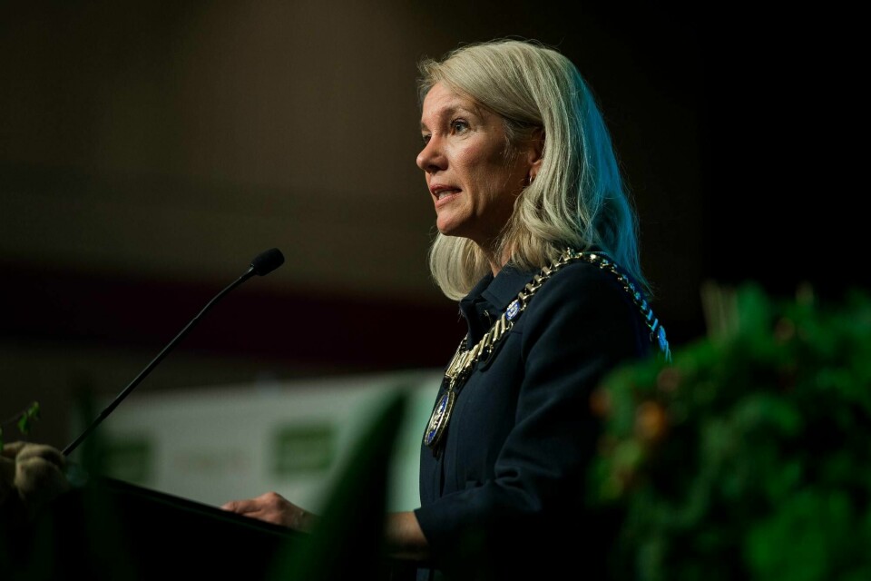 Stavanger-ordfører Christine Sagen Helgø omtaler mandagens kupping av bystyremøtet som et angrep på demokratiet.