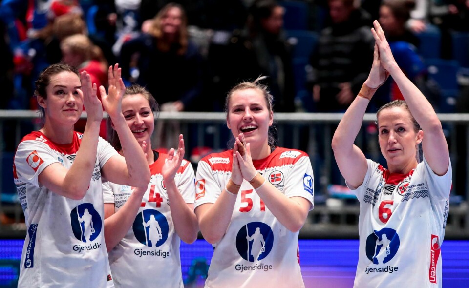 Det ble en ny sterk oppvisning av de norske jentene i Telenor arena lørdag.