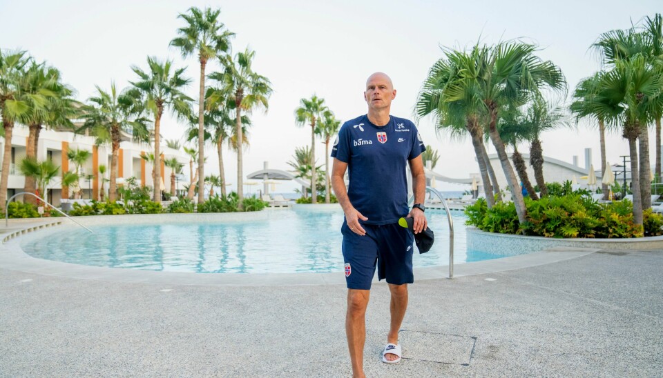 Landslagssjef Ståle Solbakken møte mediene i Larnaca mandag. Landslagssjef Ståle Solbakken møte mediene i Larnaca mandag.