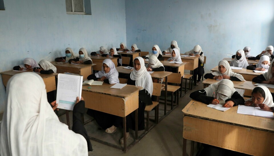 Afghanske jenter i videregående skole får denne uken ta eksamen. Bildet er tatt av en barneskoleklasse i Kabul 27. mars i fjor. Afghanske jenter i videregående skole får denne uken ta eksamen. Bildet er tatt av en barneskoleklasse i Kabul 27. mars i fjor. Arkivfoto: Rahmat Gul / AP / NTB