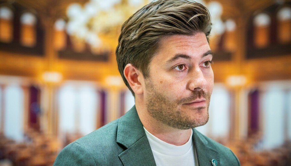 Det er Grunde Almeland (V) som er saksordfører i kontroll- og konstitusjonskomiteen for habilitetssakene. Grunde Almeland (V) mener aksjekjøpene til Høyre-lederens ektemann burde kommer fram tidligere og varsler at det vil bli en viktig sak i kontrollkomiteen denne høsten. Foto: Ole Berg-Rusten / NTB
