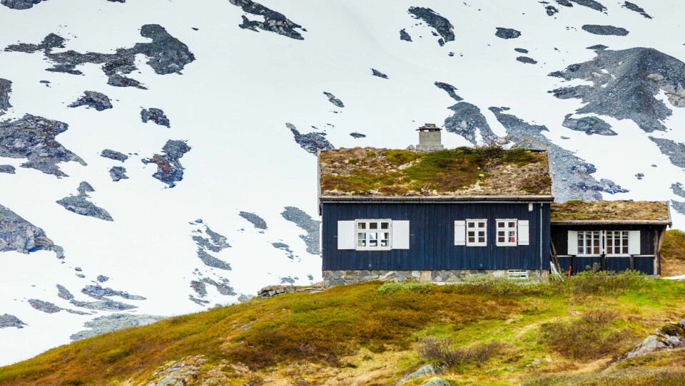 Vi står mellom høst og vinter, en tid som er høysesong for kjøp og salg fjellhytter, men hvordan går det nå? Foto: Shutterstock / NTB