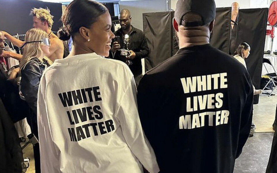 White Power-slagordene på Kanyes nye trøyer sjokkerer og forarger. Kanye