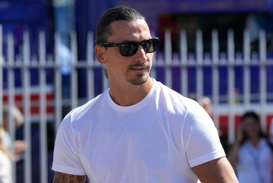 Zlatan Ibrahimovic har startet en rykteflom etter han publiserte et bilde med Silvio Berlusconi. Zlatan Ibrahimovic har startet en rykteflom etter han publiserte et bilde med Silvio Berlusconi. Foto: Luca Bruno / AP Photo / NTB.