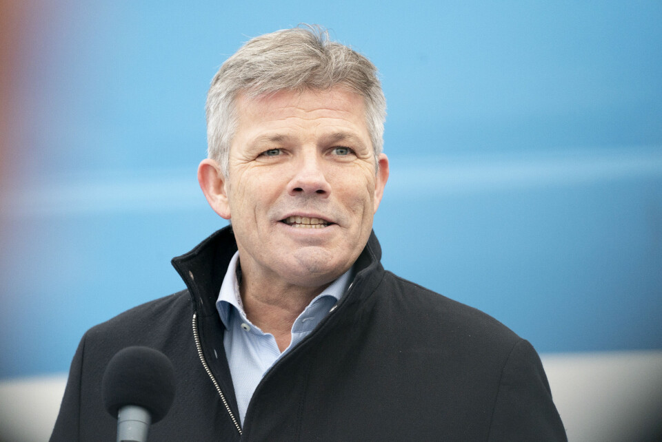 Fiskeri - og havminister Bjørnar Skjæran (Ap). Fiskeri - og havminister Bjørnar Skjæran (Ap) og regjeringen skal ha ros for lovforslaget som vil sikre norske lønns- og arbeidsvilkår i norske farvann.