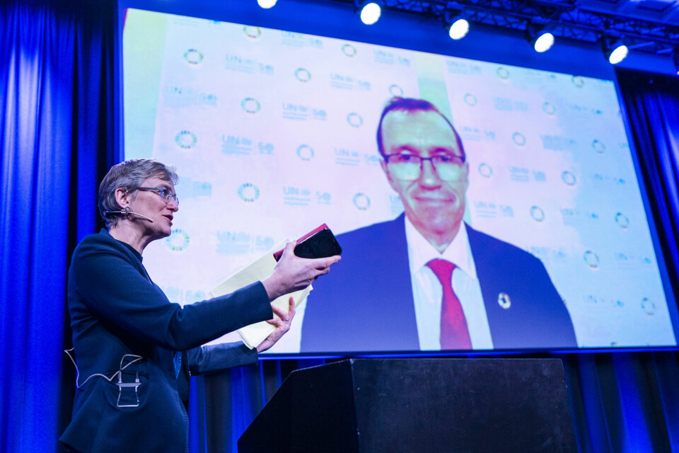Både Ellen Hambro, direktør for Miljødirektoratet, og klima- og miljøminister Espen Barth Eide (Ap), her med på skjerm, har påpekt at kommunene er viktige for å klare å få til tilstrekkelige kutt i utslippene av klimagasser. Både Ellen Hambro, direktør for Miljødirektoratet, og klima- og miljøminister Espen Barth Eide (Ap), her med på skjerm, har påpekt at kommunene er viktige for å klare å få til tilstrekkelige kutt i utslippene av klimagasser.