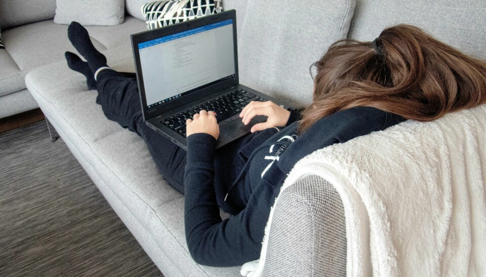 Fire prosent av ungdom på ungdomsskole og videregående skole oppgir til Medietilsynet at de ikke har tilgang til skole-PC eller nettbrett på skolen. Illustrasjonsfoto. Fire prosent av ungdom på ungdomsskole og videregående skole oppgir til Medietilsynet at de ikke har tilgang til skole-PC eller nettbrett på skolen. Illustrasjonsfoto: Gorm Kallestad / NTB