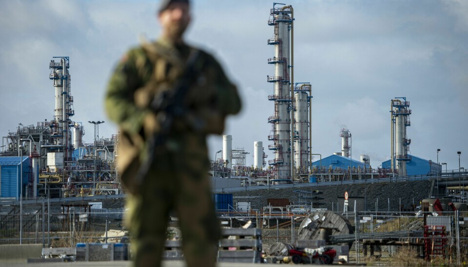 Heimevernet bistår politiet med forsterket vakthold ved petroleumsanlegget Kårstø i Rogaland. Foto: Carina Johansen / NTB Heimevernet bistår politiet med forsterket vakthold ved petroleumsanlegget Kårstø i Rogaland. Foto: Carina Johansen / NTB