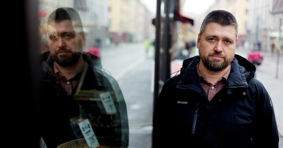 Arbeid på søndager er ikke tillatt med mindre arbeidets art gjør det nødvendig, ifølge arbeidsmiljøloven. – Hvorfor er det nødvendig at butikkansatte skal jobbe på søndager? spør John Thomas Suhr. Arbeid på søndager er ikke tillatt med mindre arbeidets art gjør det nødvendig, ifølge arbeidsmiljøloven. – Hvorfor er det nødvendig at butikkansatte skal jobbe på søndager? spør John Thomas Suhr.Foto: Leif Martin Kirknes/HK-Nytt