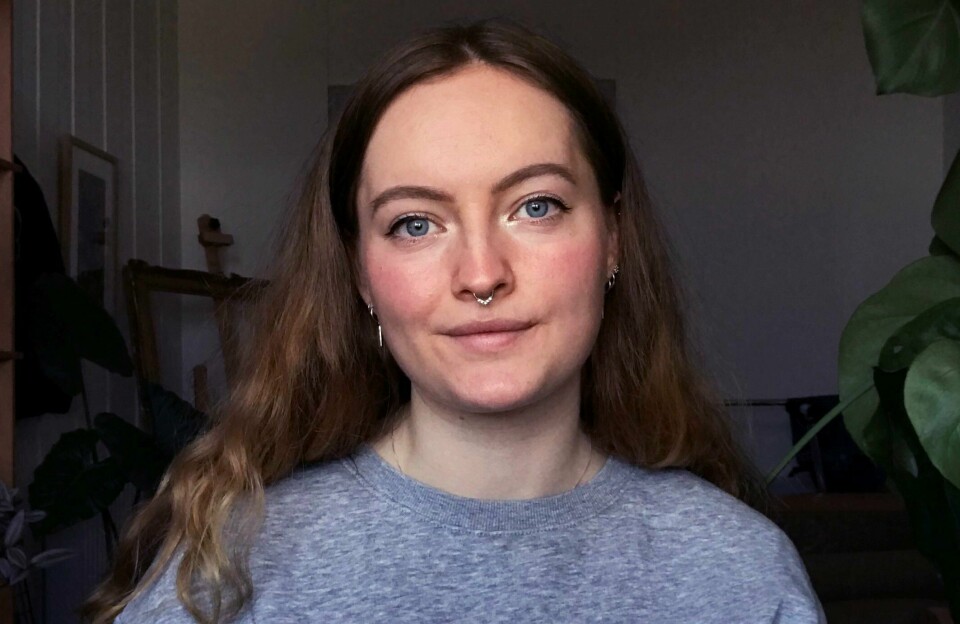 Sara Hjardar fra Fredrikstad vant i fjor Egmonts tegneseriekonkurranse. Det var egentlig ikke en del av premien, men forlaget ble så betatt av Saras tegneserieroman at de ga henne en bokavtale. Sara Hjardar fra Fredrikstad vant i fjor Egmonts tegneseriekonkurranse. Det var egentlig ikke en del av premien, men forlaget ble så betatt av Saras tegneserieroman at de ga henne en bokavtale.