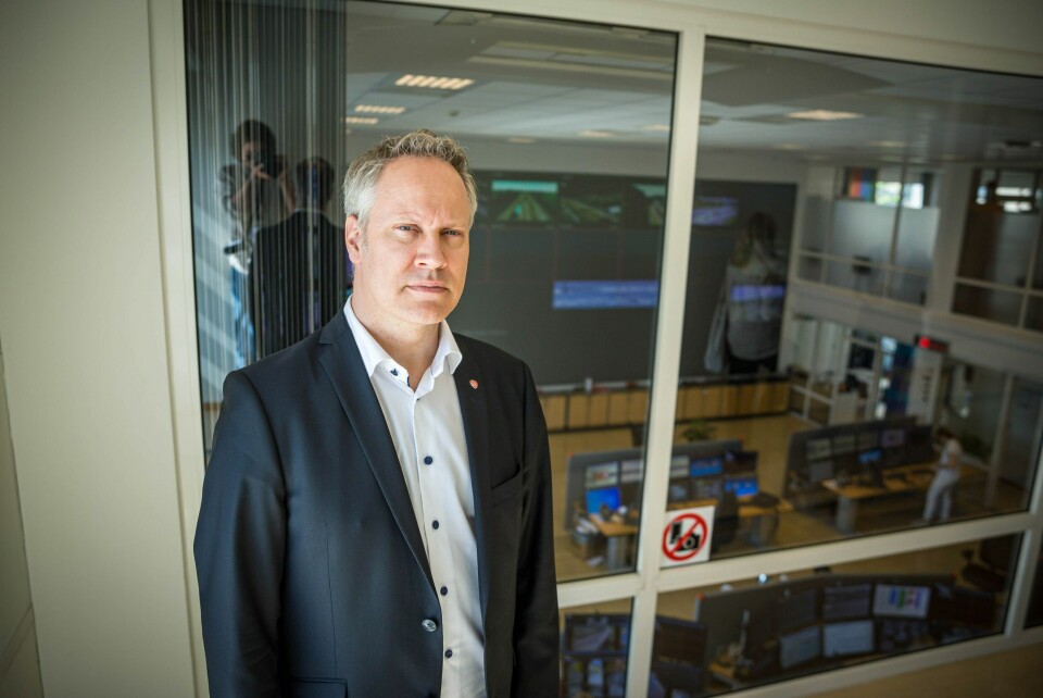 Oslo 20220617. Samferdselsminister Jon-Ivar Nygård besøker Vegtrafikksentralen øst i Oslo. I forbindelse med sommerferiestart og ferieutfart, og de mange trafikkulykkene den siste tiden.Foto: Alf Simensen / NTB Samferdselsminister Jon-Ivar Nygård (Ap) mener at regjeringen har stanset konkurranseutsettingen innenfor jernbanen. Foto: Alf Simensen / NTB