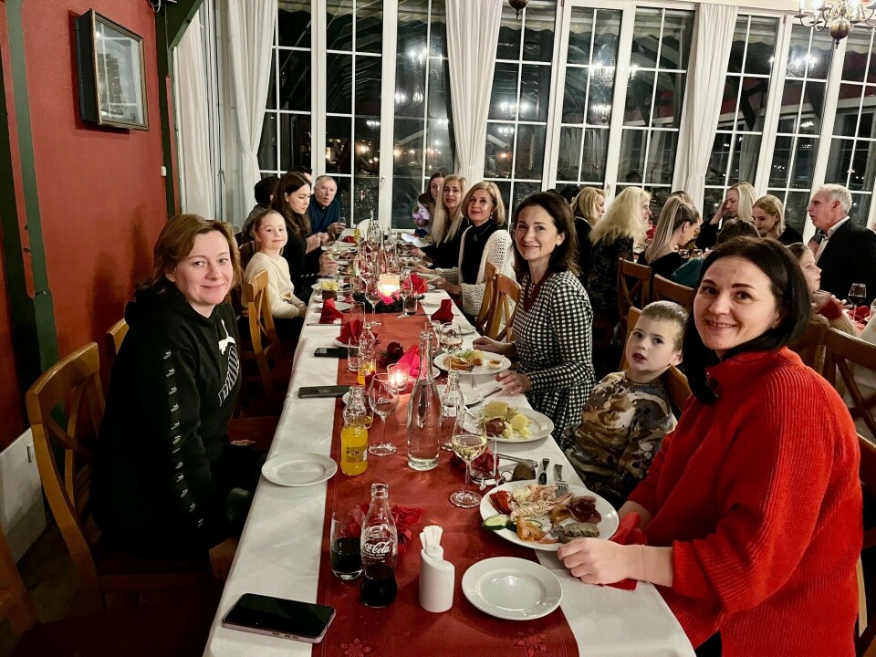 De ukrainske flyktningene fikk smake norsk julemat under oppholdet på Hankø Hotell & Spa. De ukrainske flyktningene fikk smake norsk julemat under oppholdet på Hankø Hotell & Spa.