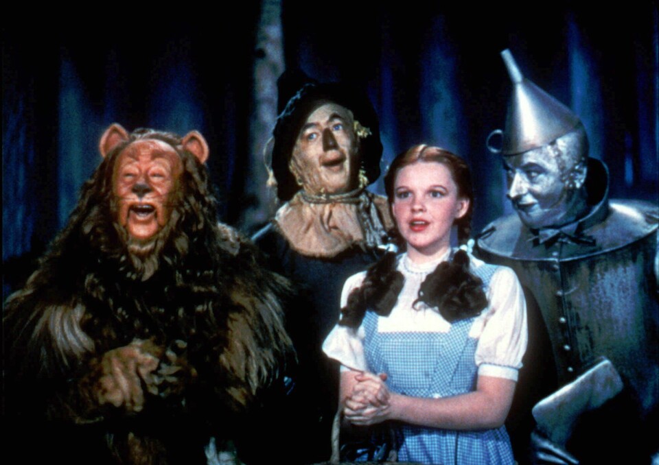 Judy Garland hadde hovedrollen som Dorothy i «Trollmannen fra Oz». I hvilket år ble filmen lansert? Judy Garland hadde hovedrollen som Dorothy i «Trollmannen fra Oz». I hvilket år ble filmen lansert?