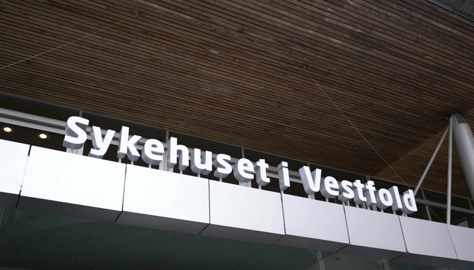 Sykehuset i Vestfold går i grønn beredskap. En koronasmittet person døde mandag ved Sykehuset i Vestfold. Foto: Fredrik Hagen / NTB