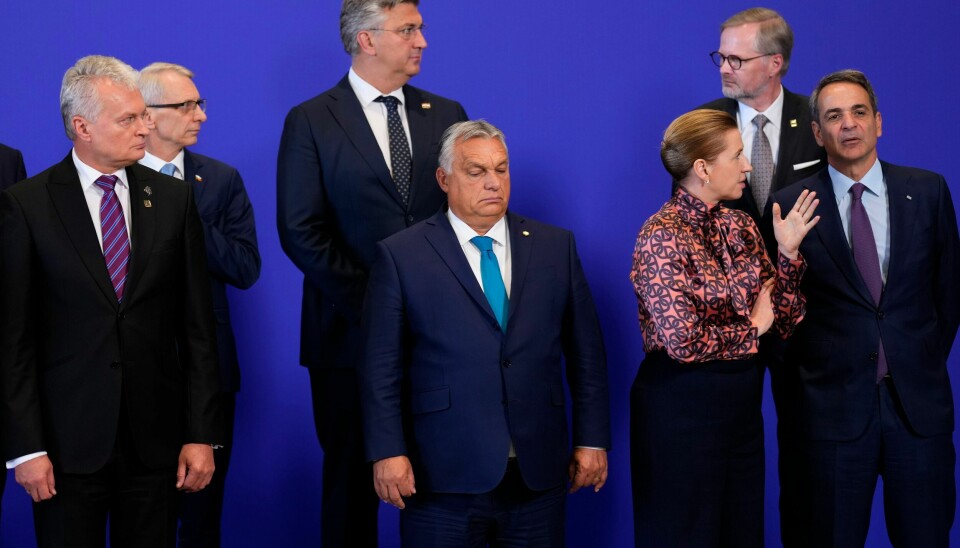 Ungarns statsminister Viktor Orban (i midten) sammen med andre EU-topper i Granada fredag. Ungarns statsminister Viktor Orban (i midten) sammen med andre EU-topper i Granada fredag. Foto: Manu Fernandez / AP / NTB