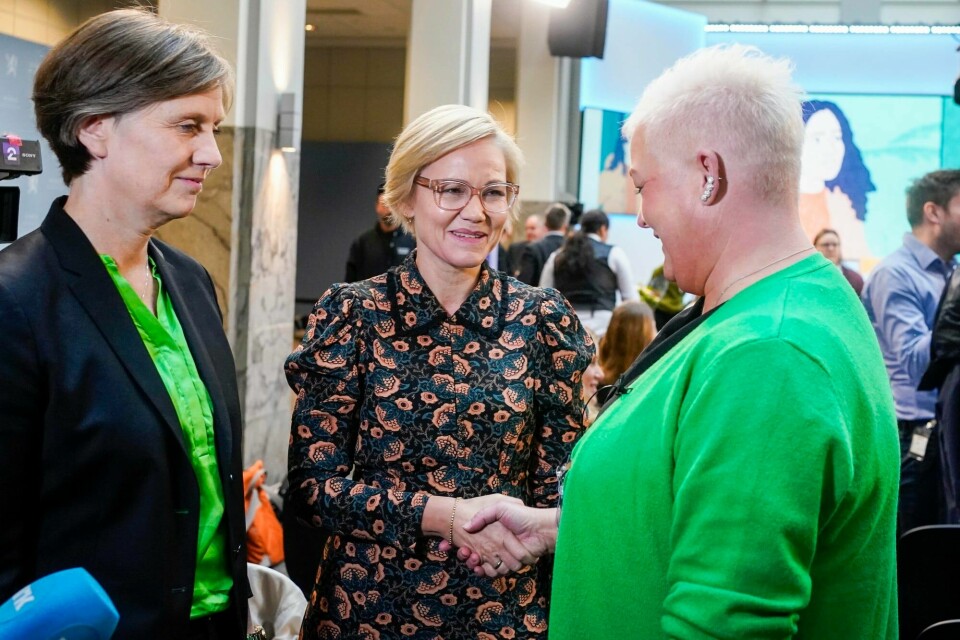 Kirsti Skogsholm t.h. sier hun håper den nye rapporten vil skape endringer. Her sammen med barne- og familieminister Kjersti Toppe (Sp) t.v. og Helse- og omsorgsminister Ingvild Kjerkol (Ap). Kirsti Skogsholm t.h. sier hun håper den nye rapporten vil skape endringer. Her sammen med barne- og familieminister Kjersti Toppe (Sp) t.v. og Helse- og omsorgsminister Ingvild Kjerkol (Ap).