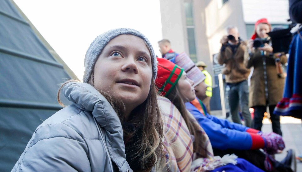 Miljøaktivist Greta Thunberg deltar på Fosen-aksjonen utenfor Statkraft i forbindelse med at det er to år siden den norske Høyesterett slo fast at vindturbinene på Fosen strider med urfolks rettigheter og menneskerettighetene. Men omdømmeeksperter er tvilende til om hennes nærvær gagner saken. Foto: Emilie Holtet / NTB Miljøaktivist Greta Thunberg deltar på Fosen-aksjonen utanfor Statkrafts lokale på Lilleaker i Oslo.Foto: Emilie Holtet / NTB / NPK