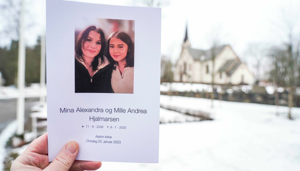Tvillingene Mina Alexandra og Mille Andrea Hjalmarsen, som ble funnet døde av overdose i Spydeberg 8. januar, ble gravlagt 25. januar 2023.
