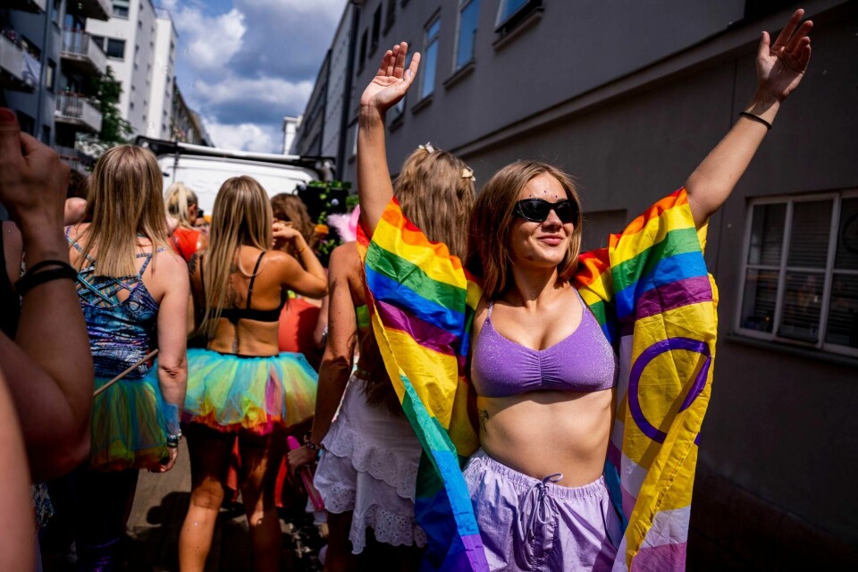 Pride kan være et godt eksempel på at kjærlighet og politikk forveksles. For mange i Norge ser det først og fremst ut som en feiring av kjærlighet. Det politiske budskapet er vanskelig for utenforstående å se, skriver Philip Rynning Coker. Bildet er fra sommerens Pride-feiring i Oslo. Oslo Pride Parade 2023