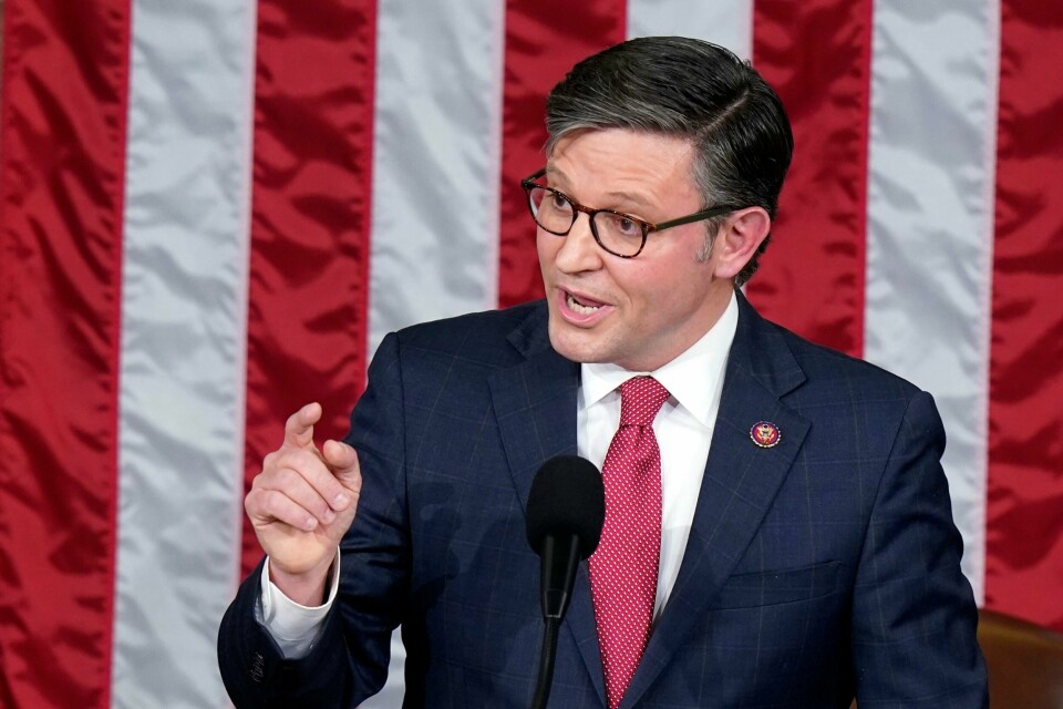 Representantenes hus' nyvalgte leder Mike Johnson ønsker å behandle støtten til henholdsvis Ukraina og Israel separat. Dermed kan det bli vanskelig for president Joe Biden å få godkjent en hjelpepakke på 106 milliarder dollar som blant annet inneholder støtte til de to landene. Representantenes hus' nyvalgte leder Mike Johnson ønsker å behandle støtten til henholdsvis Ukraina og Israel separat. Dermed kan det bli vanskelig for president Joe Biden å få godkjent en hjelpepakke på 106 milliarder dollar som blant annet inneholder støtte til de to landene. Foto: Alex Brandon / AP / NTB