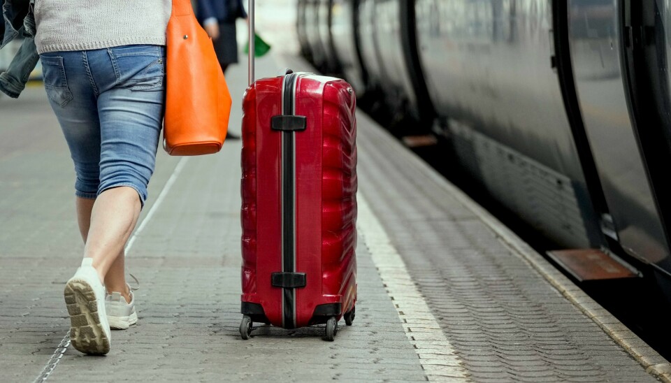 Flytoget opplever at flere taxisjåfører fører opp usannsynlig høye beløp på refusjonsskjemaer for taxiturer når passasjerer har blitt nødt til å ta drosje ved togstans. Flytoget opplever at flere taxisjåfører fører opp usannsynlig høye beløp på refusjonsskjemaer for taxiturer når passasjerer har blitt nødt til å ta drosje ved togstans. Foto: Beate Oma Dahle / NTB