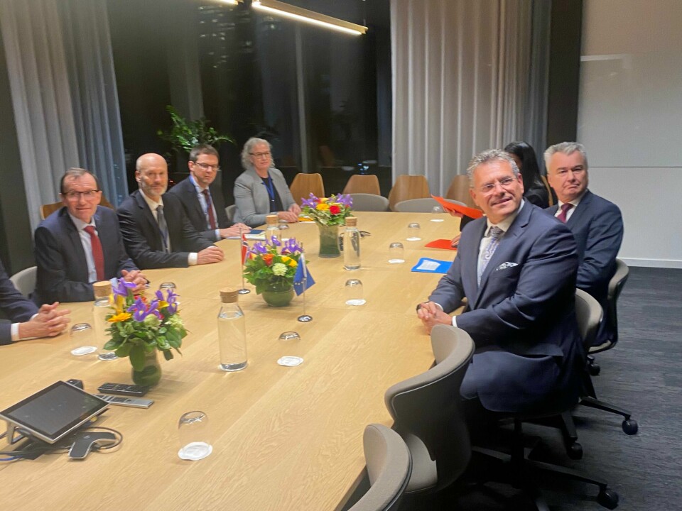 Utenriksminister Espen Barth Eide og EU-kommisjonens visepresident Maroš Šefčovič før møte mandag kveld. Utenriksminister Espen Barth Eide og EU-kommisjonens visepresident Maroš Šefčovič før møte mandag kveld.