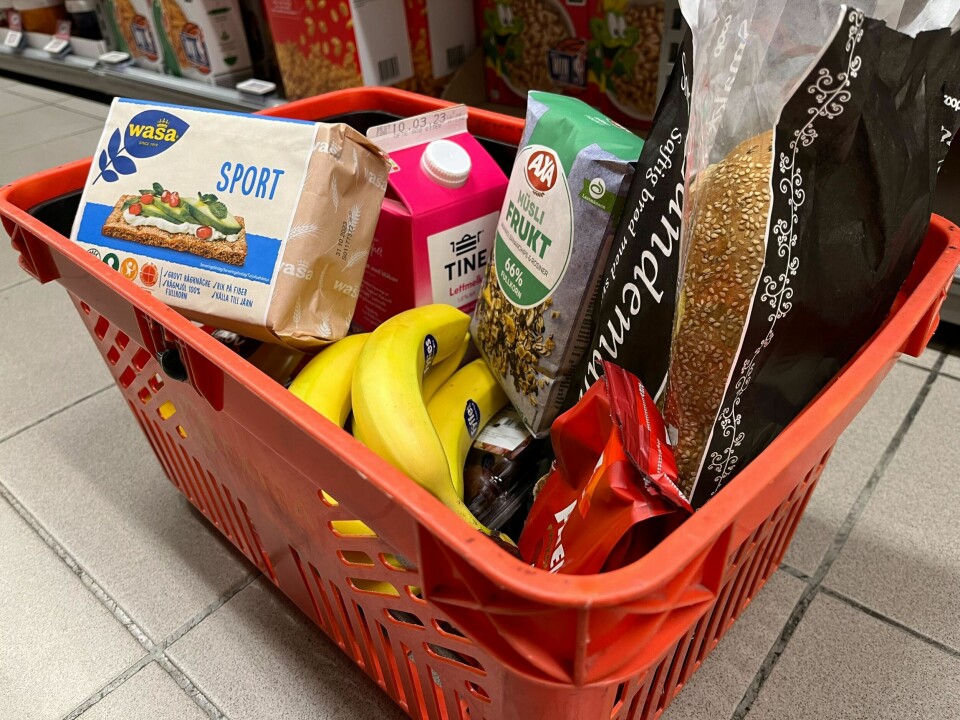 Matvarene i handlekurven har blitt en god del dyrere grunnet høy inflasjon. Matvarer