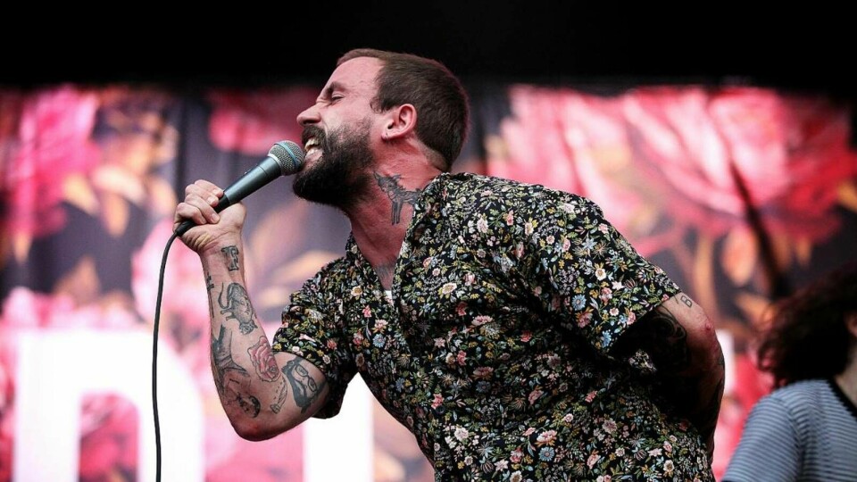 John Talbot er vokalist i Bristol-bandet Idles. Her fra Øyafestivalen i 2017. Idles