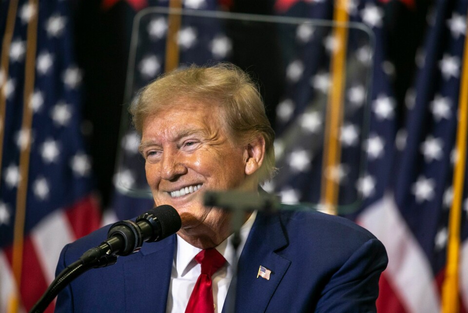 Ekspresident Donald Trump er på plass i Iowa for å bli republikanernes kandidat neste høst. .