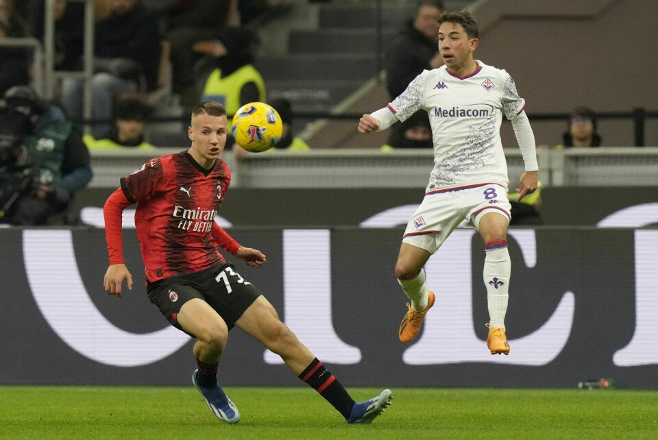 Francesco Camarda (t.v.) kom inn og ble tidenes yngste Serie A-spiller da Milan slo Fiorentina. Francesco Camarda (t.v.) kom inn og ble tidenes yngste Serie A-spiller da Milan slo Fiorentina. Foto: Luca Bruno / AP / NTB