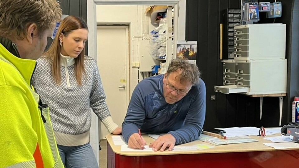 Kaja Horst Haugseng og pappa Rune Haugseng selger arbeidstøy på Nærbø. Naturligvis er butikken på gården langs Skjerpevegen. Kaja Horst Haugseng