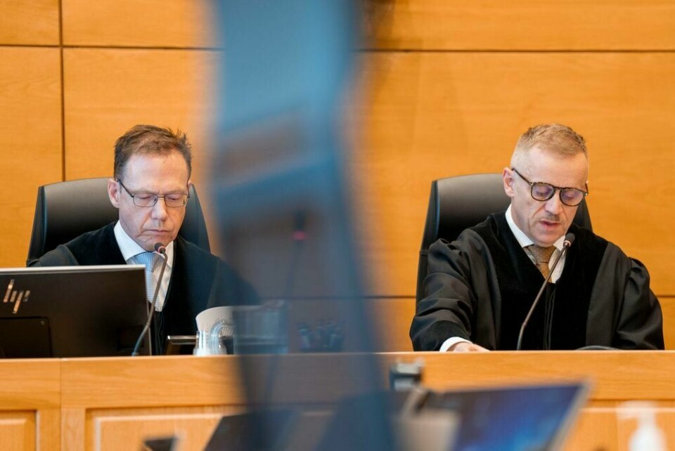 Lagdommer Arild Oma (t.v.) og rettens administrator Jarle Golten Smørdal leste opp domsavsigelsen i ankesaken i Gulating lagmannsrett mot Johny Vassbakk etter drapet på Birgitte Tengs i 1995. Gulating