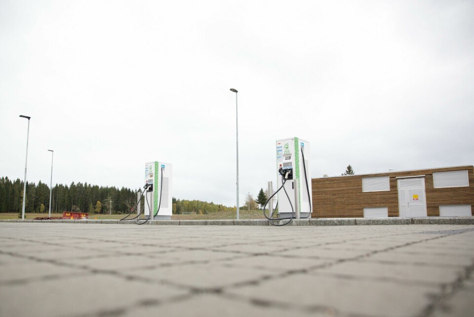 Fortum planlegger å få på plass en lynladestasjon ved siden av dagens hurtigladere på YX Jaren i løpet av oktober. Fortum planlegger å få på plass en lynladestasjon ved siden av dagens hurtigladere på YX Jaren i løpet av oktober.