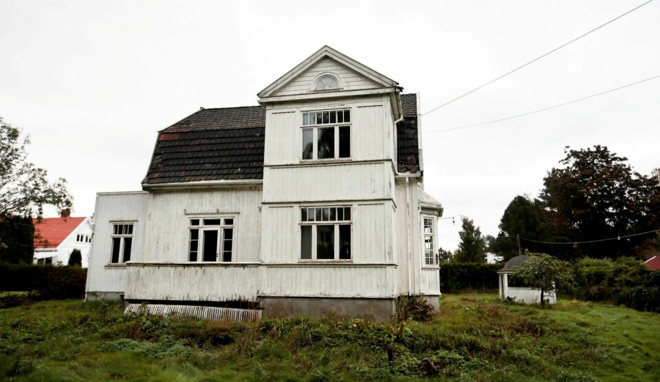villa solum: Tone Damli og samboeren Markus Foss rev den hundre år gamle villaen ulovlig. FOTO: NTB/SCANPIX villa solum: Tone Damli og samboeren Markus Foss rev den hundre år gamle villaen ulovlig. FOTO: NTB/SCANPIX