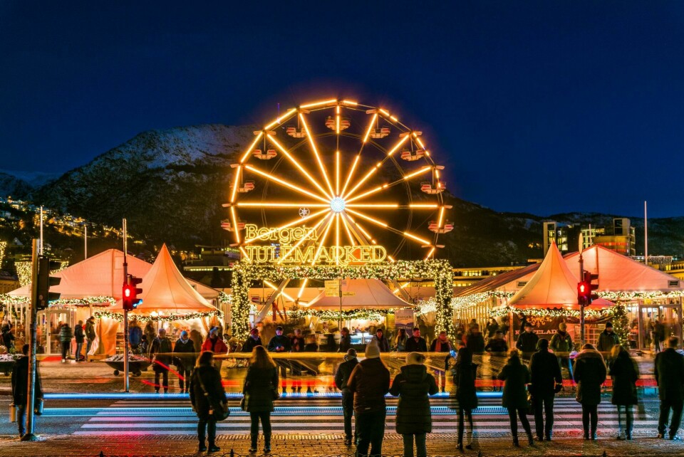 Bergen har satt seg som mål å bli en ekte juleby! Det store julemarkedet som ble opprettet på Festplassen i fjor, ble en suksess, og i år er det enda større! FOTO: ROBIN STRAND/VISIT BERGEN Bergen har satt seg som mål å bli en ekte juleby! Det store julemarkedet som ble opprettet på Festplassen i fjor, ble en suksess, og i år er det enda større! FOTO: ROBIN STRAND/VISIT BERGEN